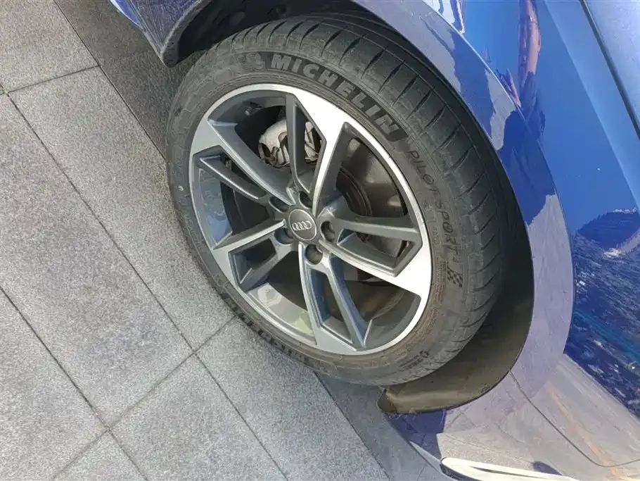 Audi A4L 2021 из CN, фото 10
