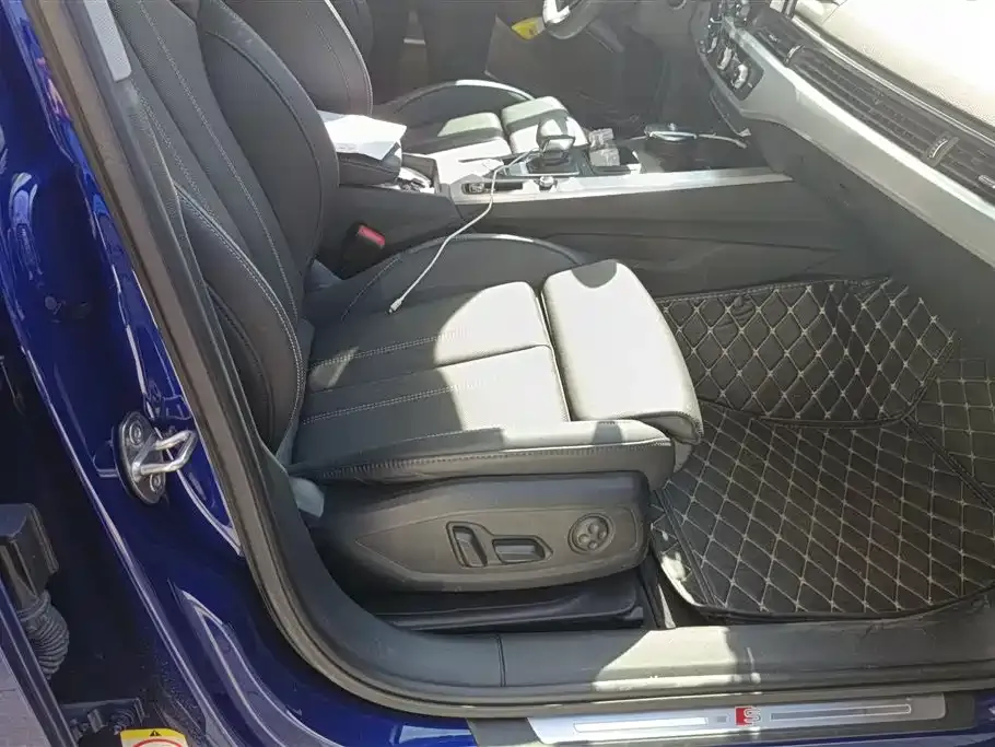 Audi A4L 2021 из CN, фото 6
