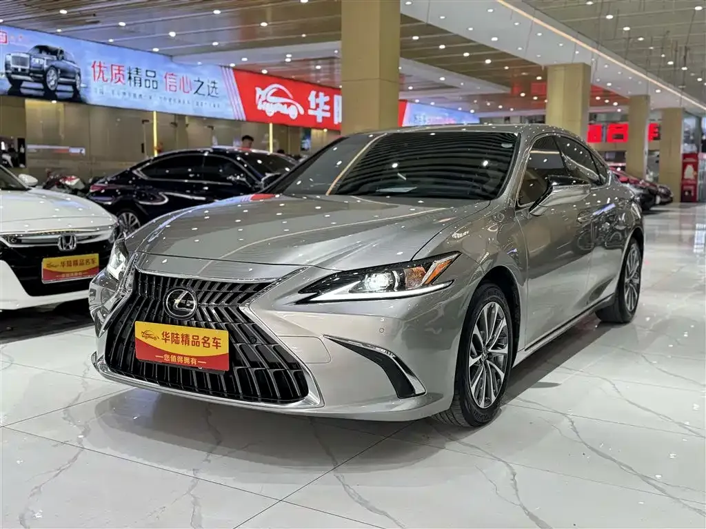 Lexus ES — фото 1