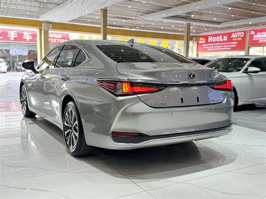 Lexus ES — фото 6