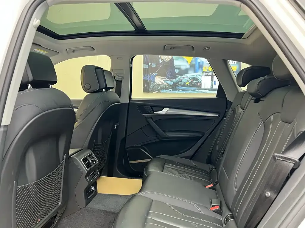 Audi Q5L 2023 из CN, фото 2
