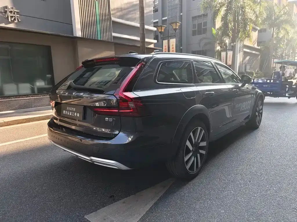Volvo V90 2025 из CN, фото 7