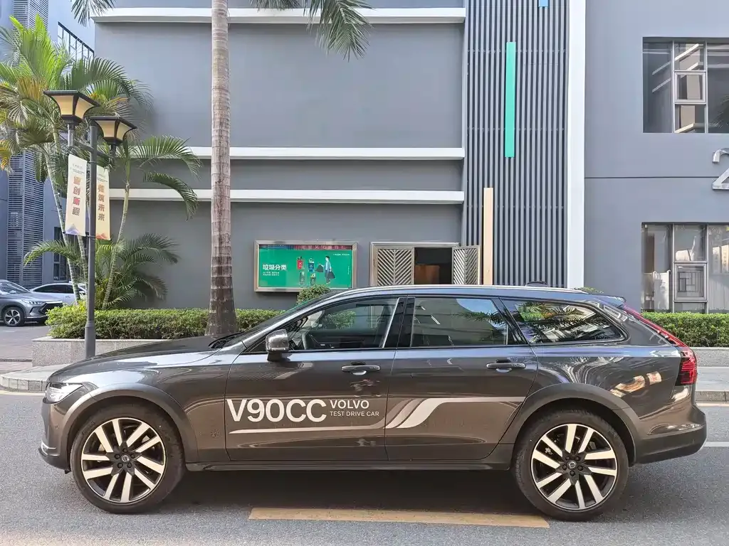 Volvo V90 2025 из CN, фото 6