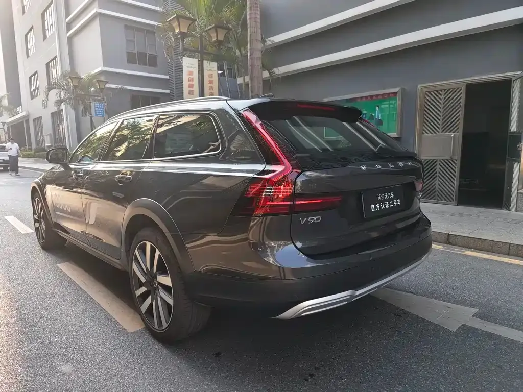 Volvo V90 2025 из CN, фото 5