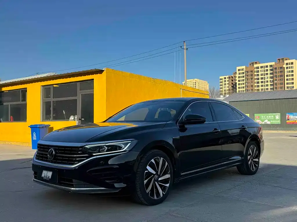 Volkswagen Passat — фото 1