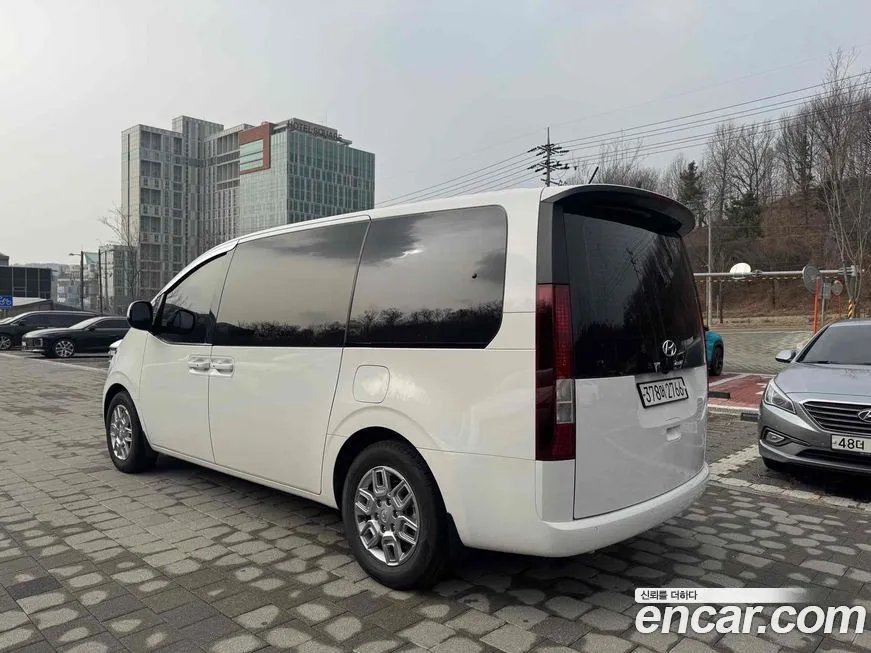 Hyundai Staria — фото 2