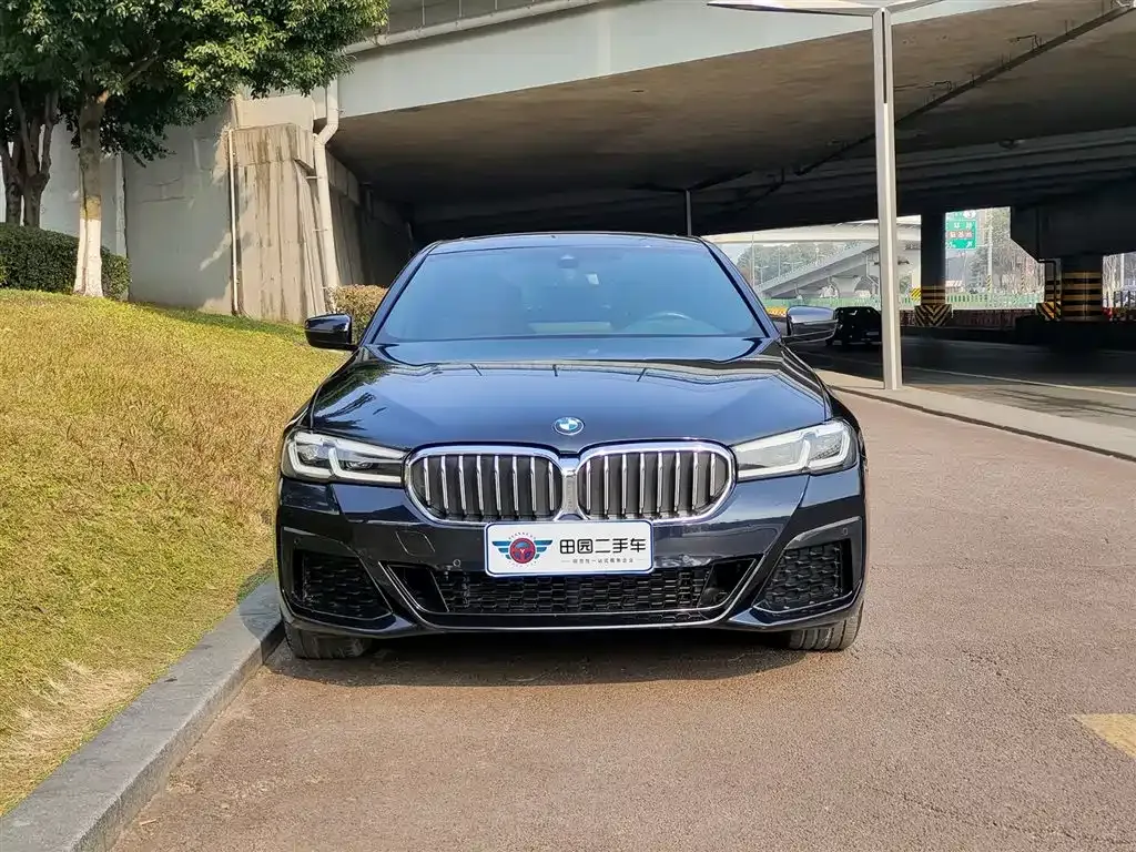 BMW 5 Series — фото 4