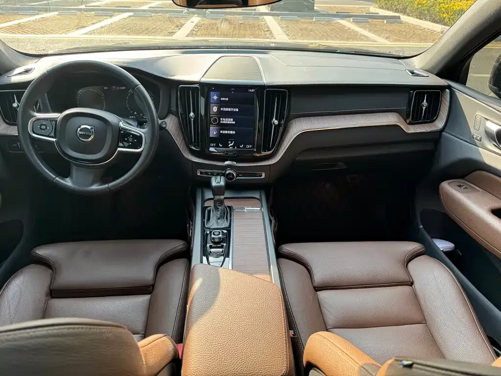 Volvo XC60 2021 из CN, фото 4