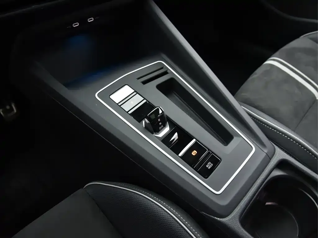 Volkswagen Golf 2021 из CN, фото 3