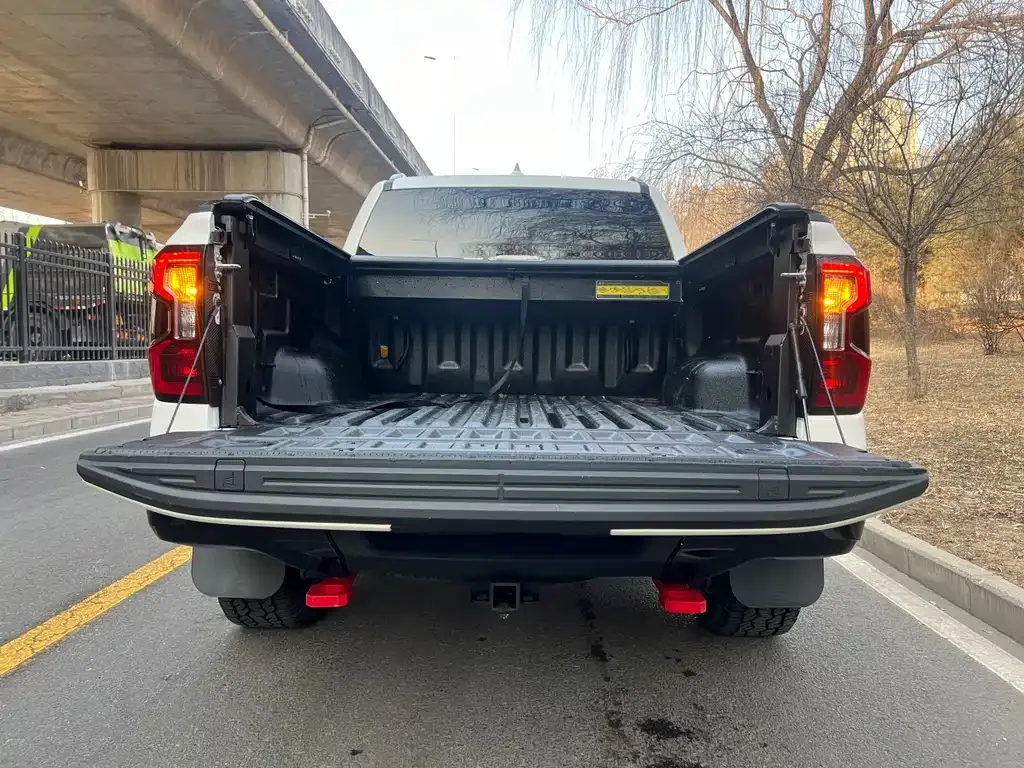 Ford Ranger — фото 10