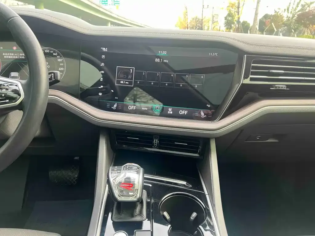Volkswagen Touareg 2023 из CN, фото 5