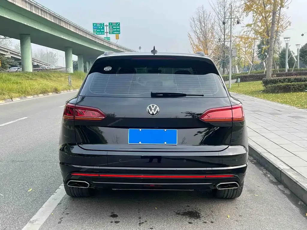 Volkswagen Touareg 2023 из CN, фото 4