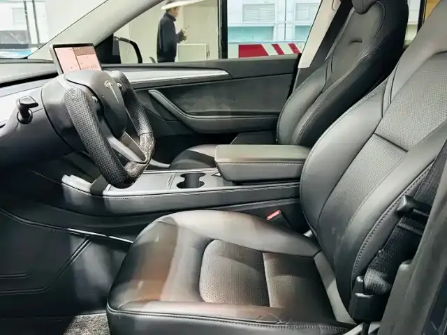 Tesla Model Y 2024 из CN, фото 4