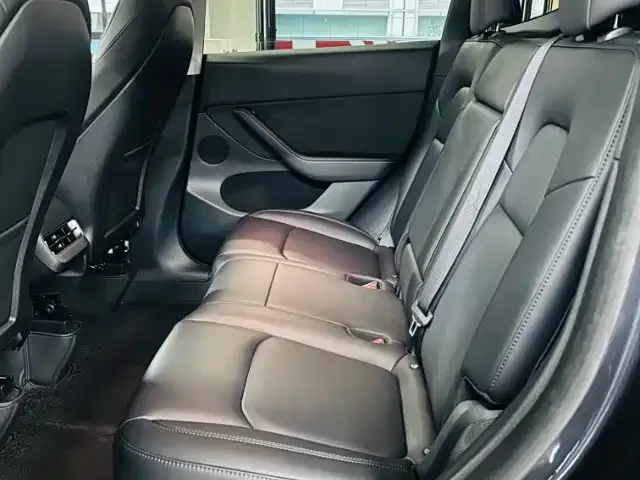 Tesla Model Y 2024 из CN, фото 2