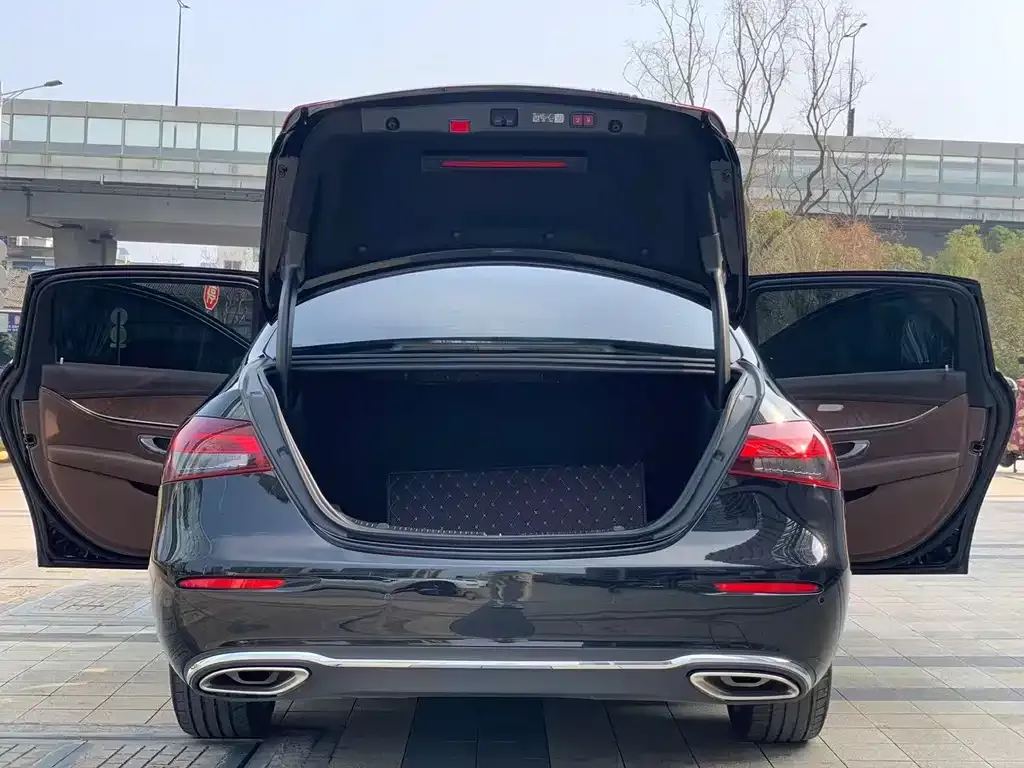 Mercedes-Benz E-Class 2023 из CN, фото 8