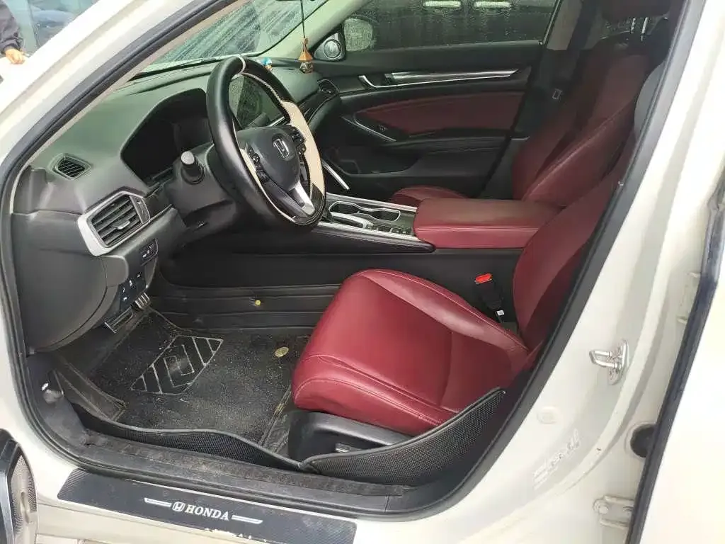 Honda Accord — фото 8