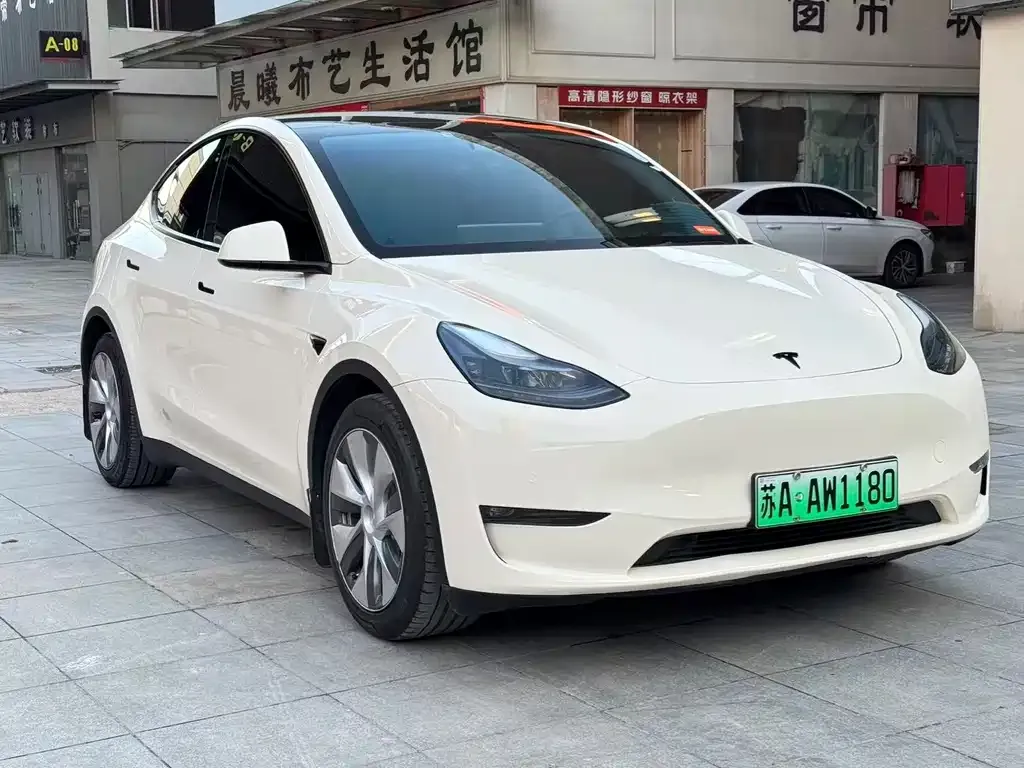 Tesla Model Y — фото 5