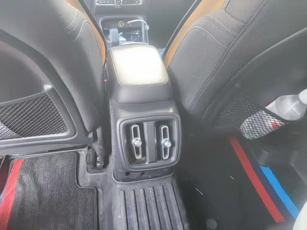 Volvo XC40 2022 из CN, фото 8