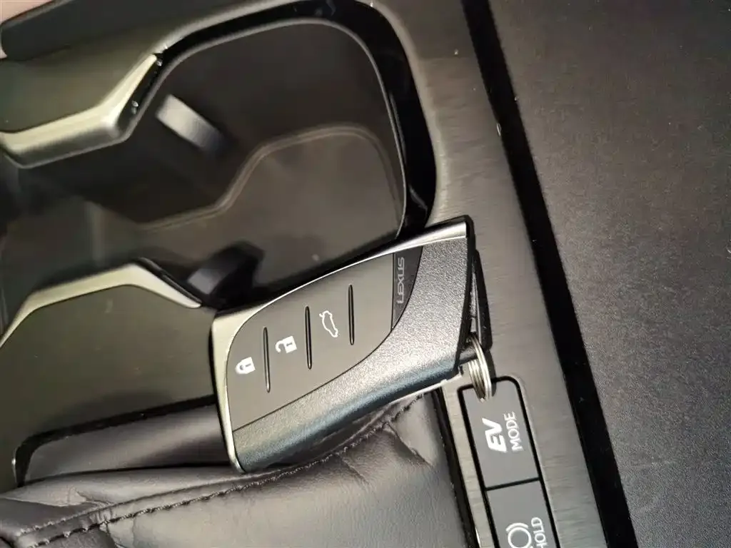 Lexus ES 2026 из CN, фото 3