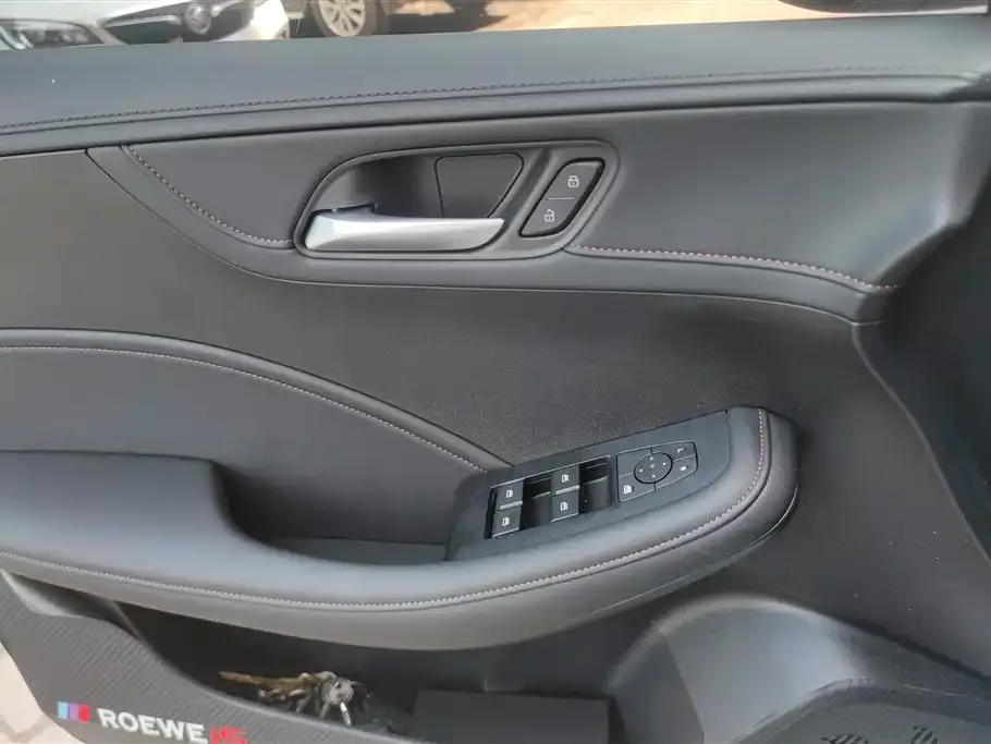 Audi A4L 2021 из CN, фото 4