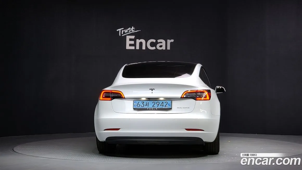 Tesla Model 3 — фото 2