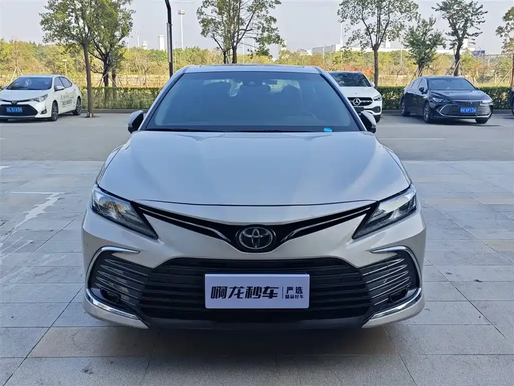 Toyota Camry — фото 9