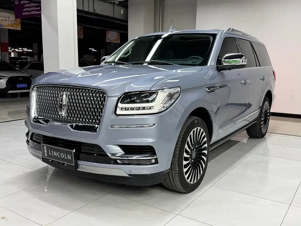 Lincoln Navigator — фото 1