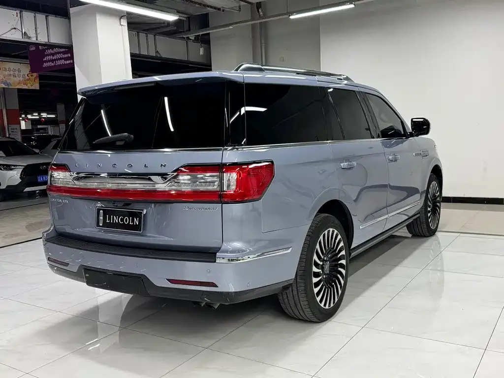 Lincoln Navigator — фото 10