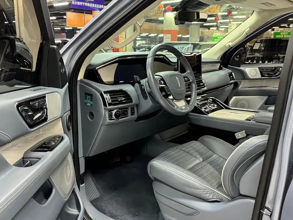 Lincoln Navigator — фото 9