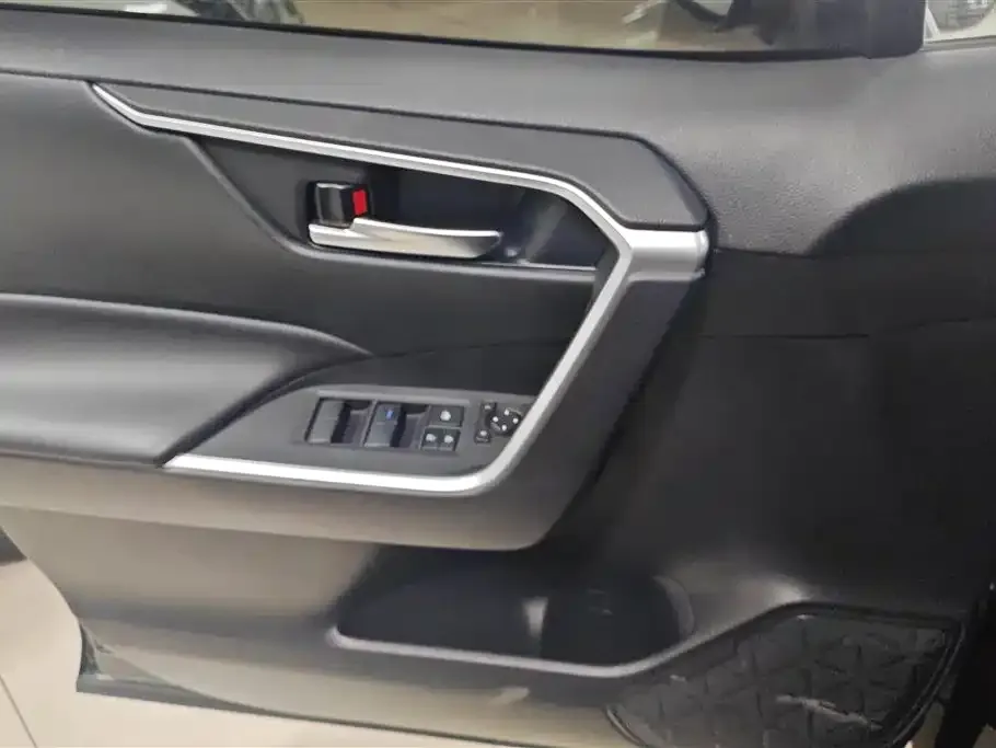 Toyota Wildlander 2021 из CN, фото 6
