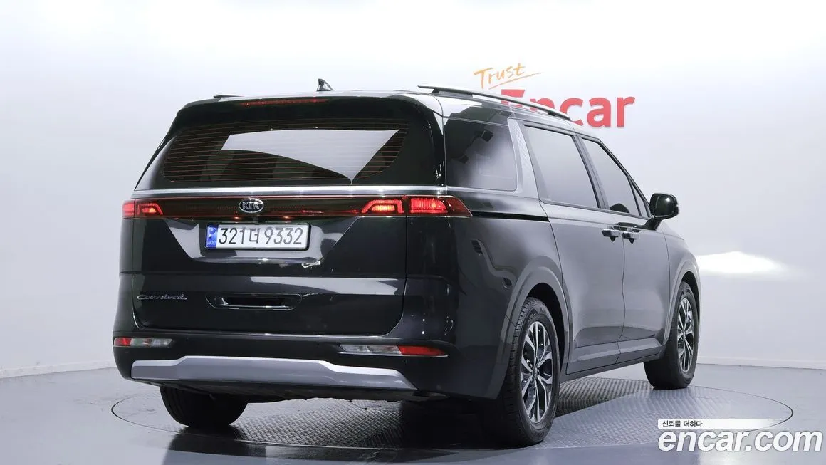 Kia Carnival — фото 2