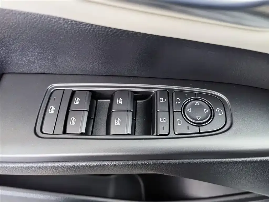 BYD Qin PLUS 2025 из CN, фото 10