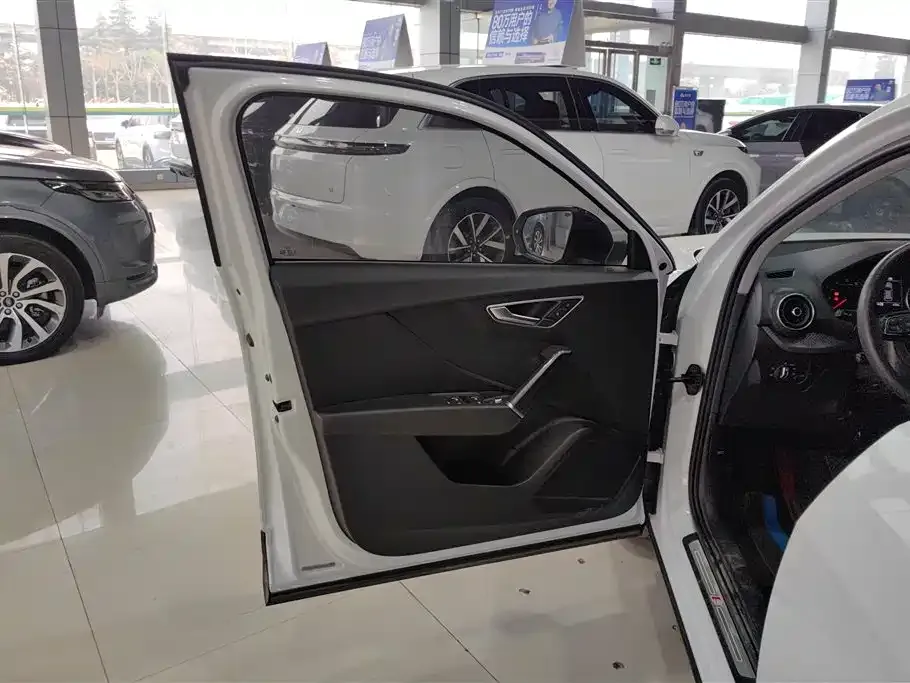 Audi Q2L 2021 из CN, фото 4