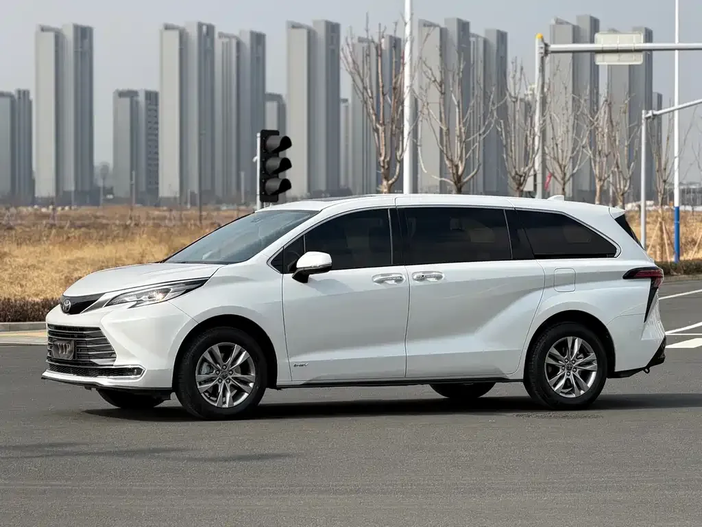 Toyota Sienna 2025 из CN, фото 7