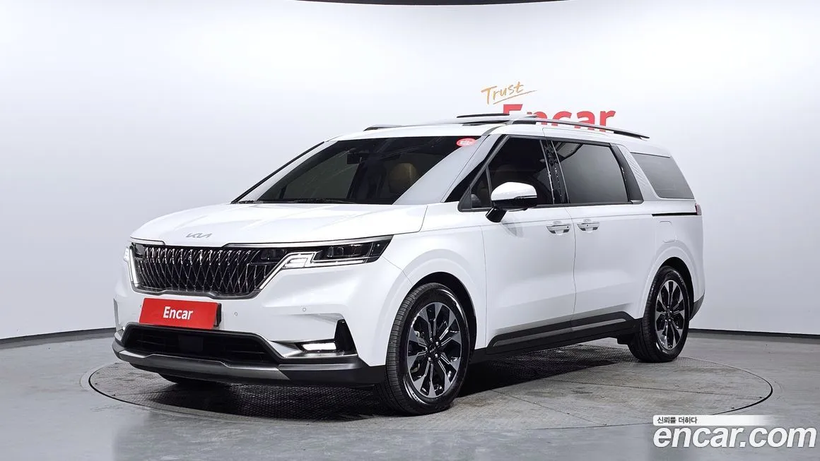 Kia Carnival — фото 1