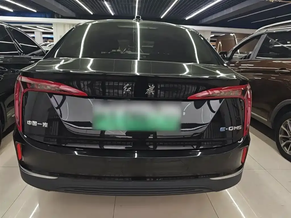 Hongqi E-QM5 — фото 8
