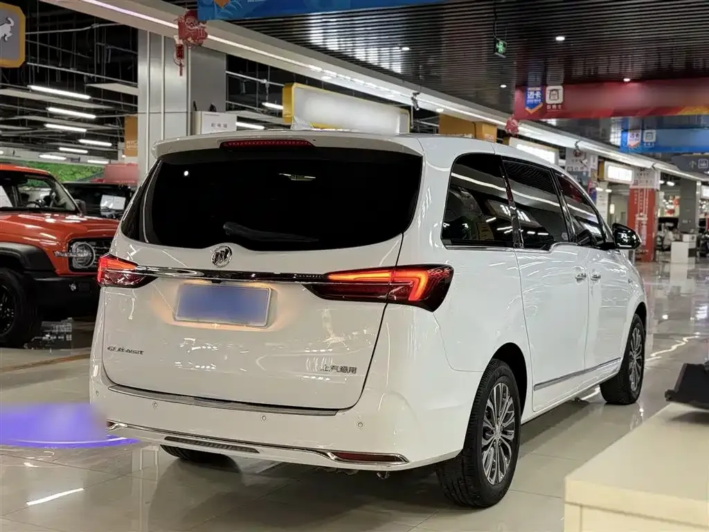 Buick GL8 2022 из CN, фото 3