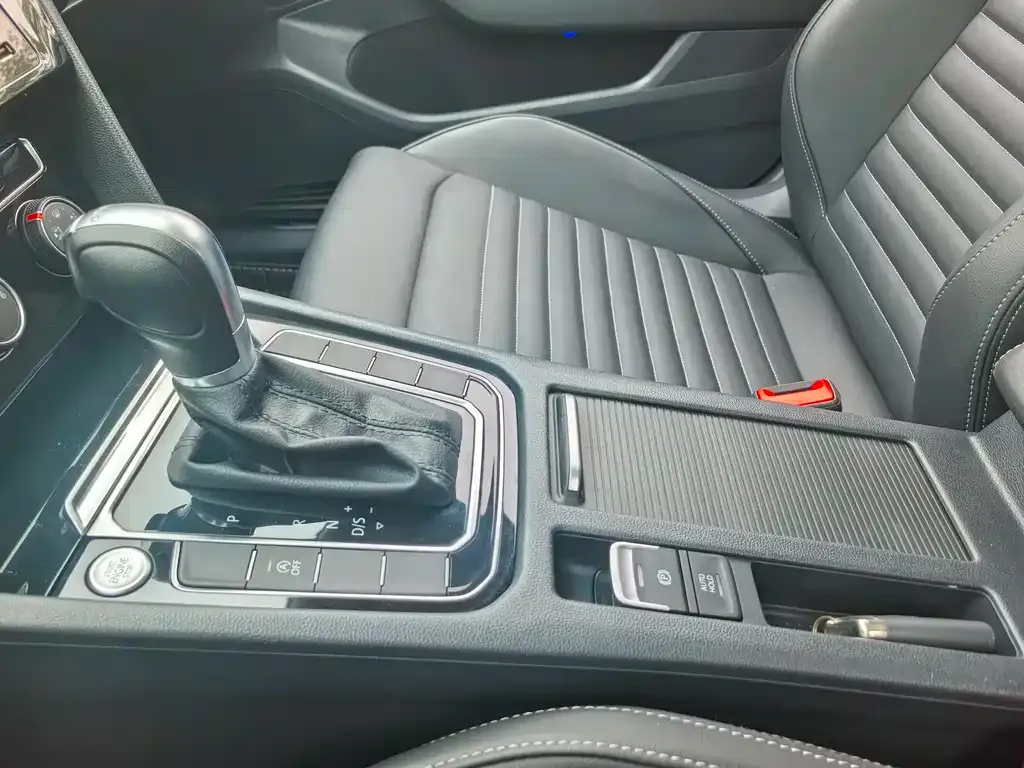 Volkswagen Magotan 2025 из CN, фото 4