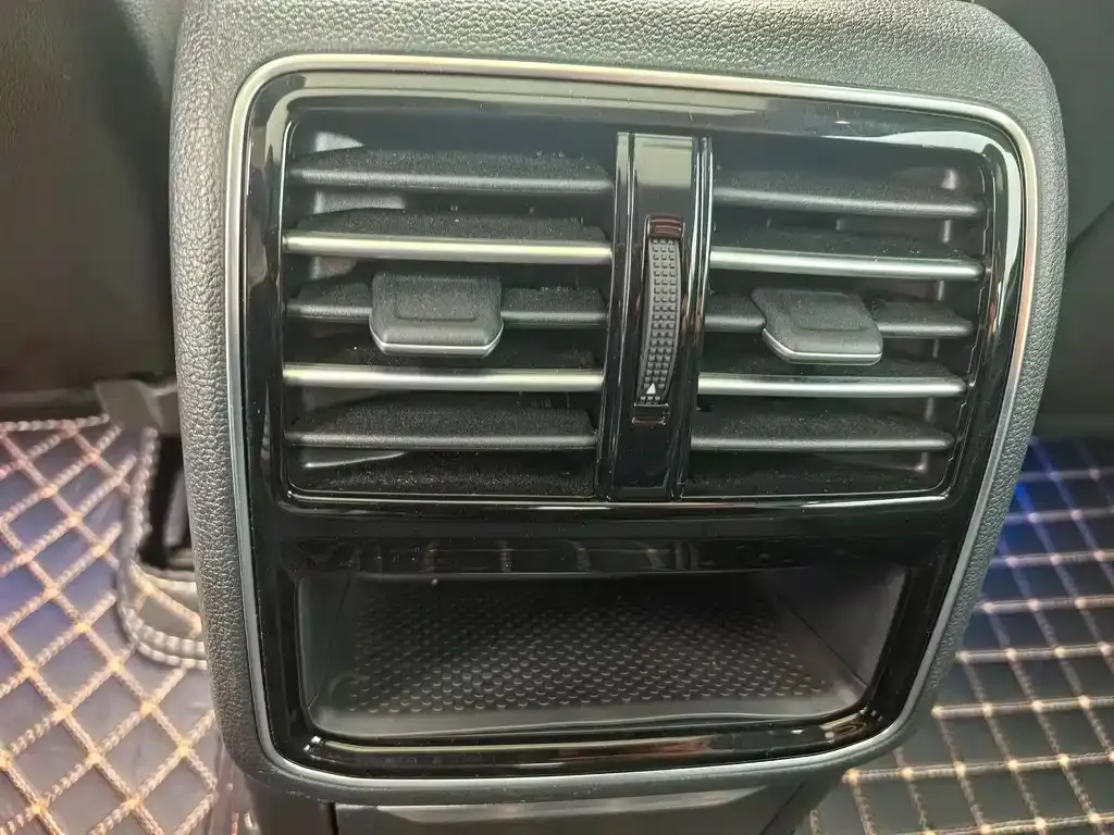 Volkswagen Magotan 2025 из CN, фото 7