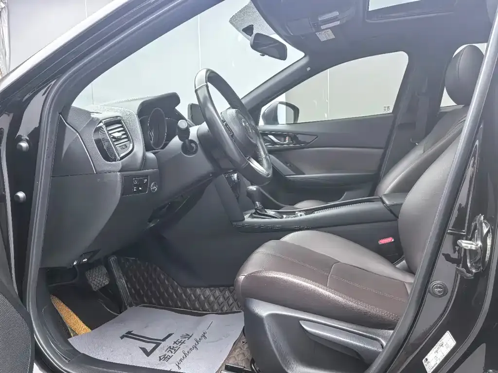 Mazda CX-4 2023 из CN, фото 8
