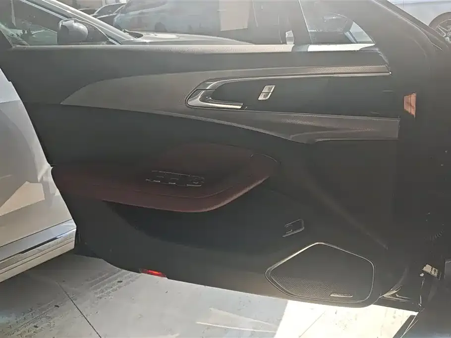 Hongqi H5 2024 из CN, фото 3