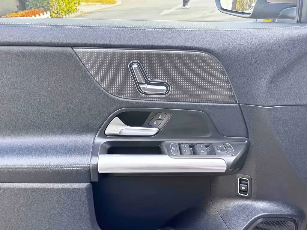 Mercedes-Benz EQA 2024 из CN, фото 3