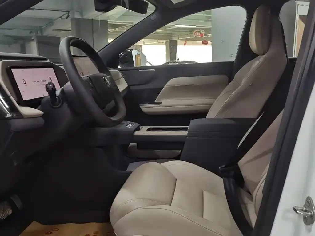 Volvo XC70 Plug-in Hybrid — фото 4
