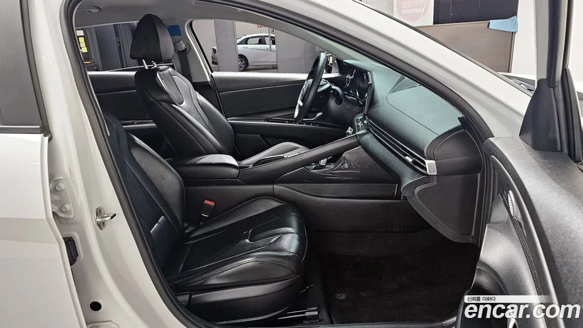 Hyundai AVANTE — фото 3