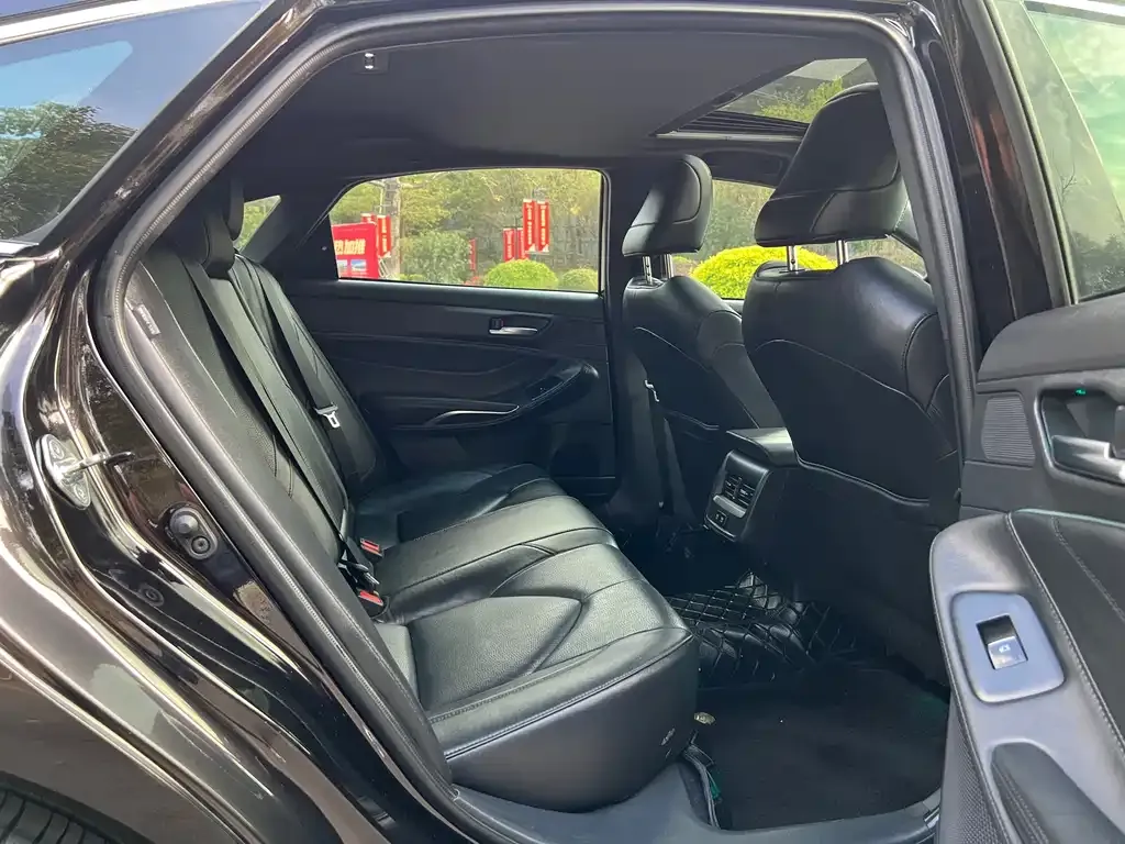 Toyota Avalon 2021 из CN, фото 2