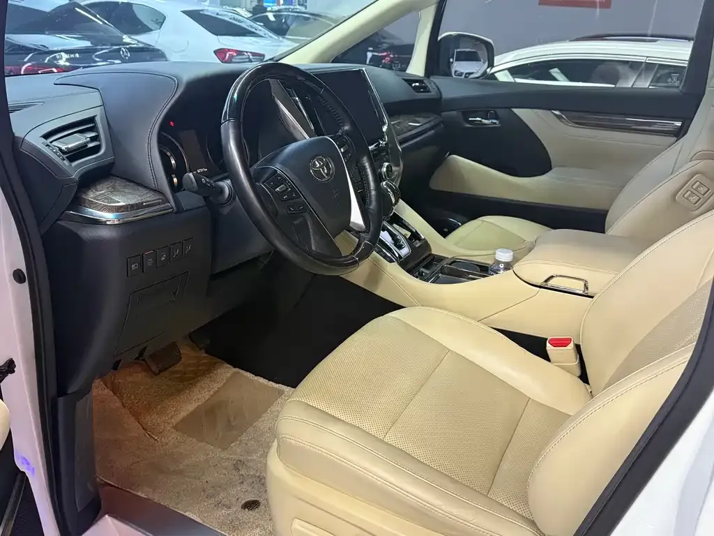 Toyota Vellfire 2022 из CN, фото 7