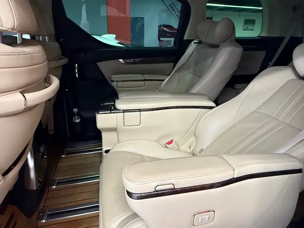 Toyota Vellfire 2022 из CN, фото 4