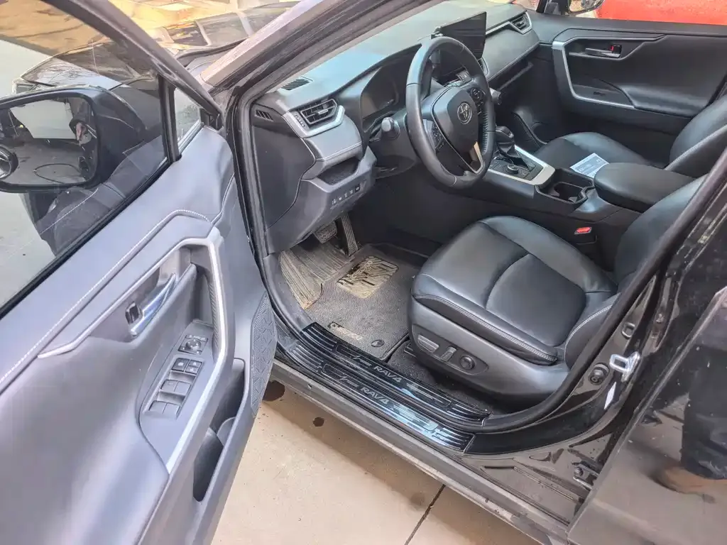 Toyota RAV4 2024 из CN, фото 8