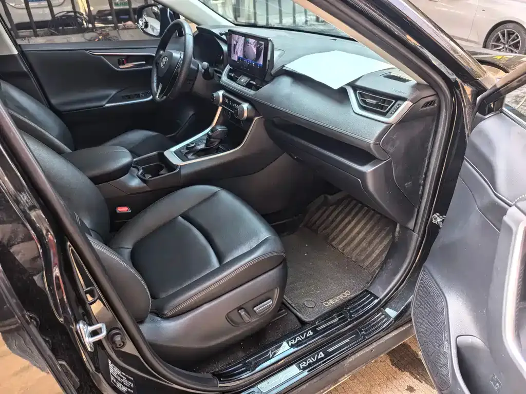 Toyota RAV4 2024 из CN, фото 6