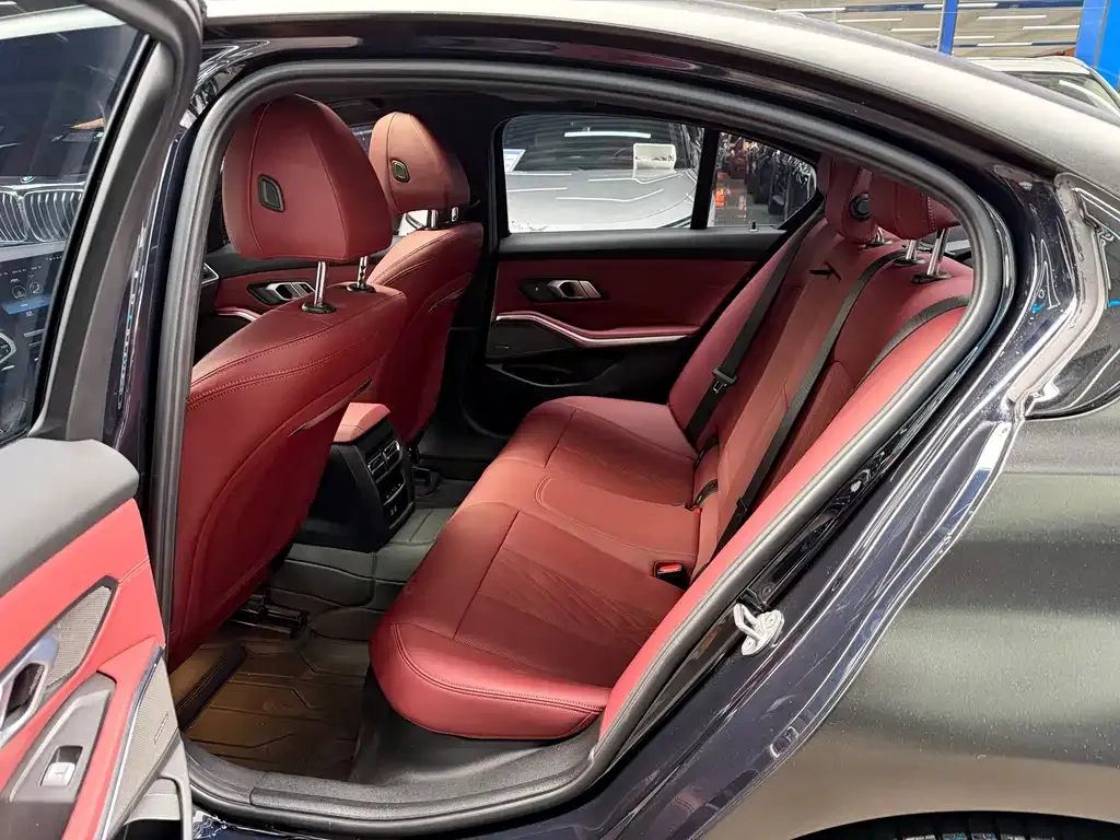 BMW 3 Series 2023 из CN, фото 10